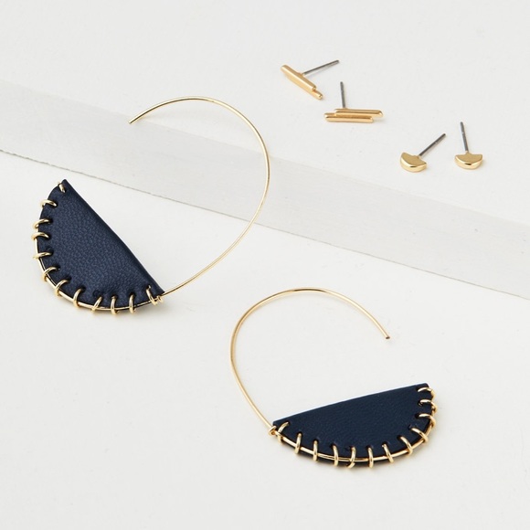 American Eagle Outfitters Jewelry - 3 Earring Set